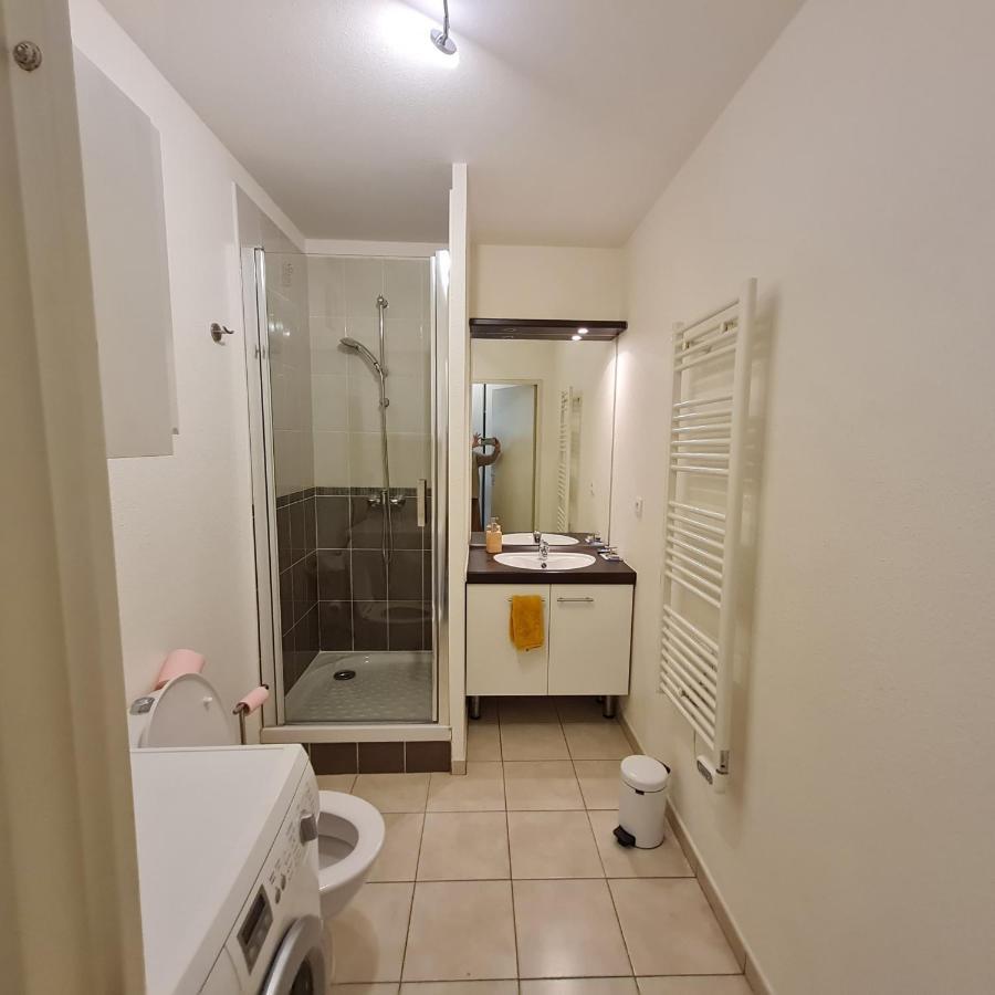Beau Studio Tout Confort Au Calme Avec Parking . Apartment Вильорбан Екстериор снимка