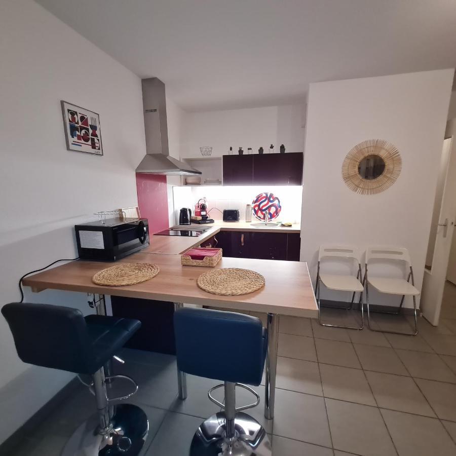 Beau Studio Tout Confort Au Calme Avec Parking . Apartment Вильорбан Екстериор снимка